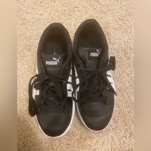 Boys black puma sneakers